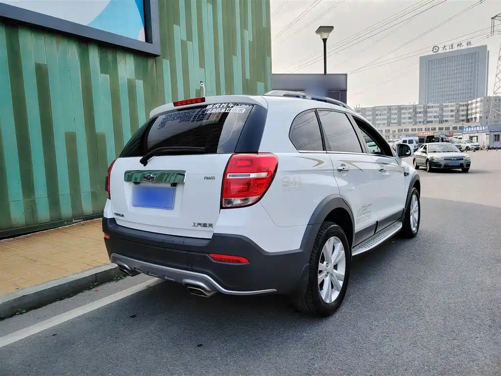 Chevrolet Captiva 2015 2.4L AWD Flagship 7-Seater фото 5