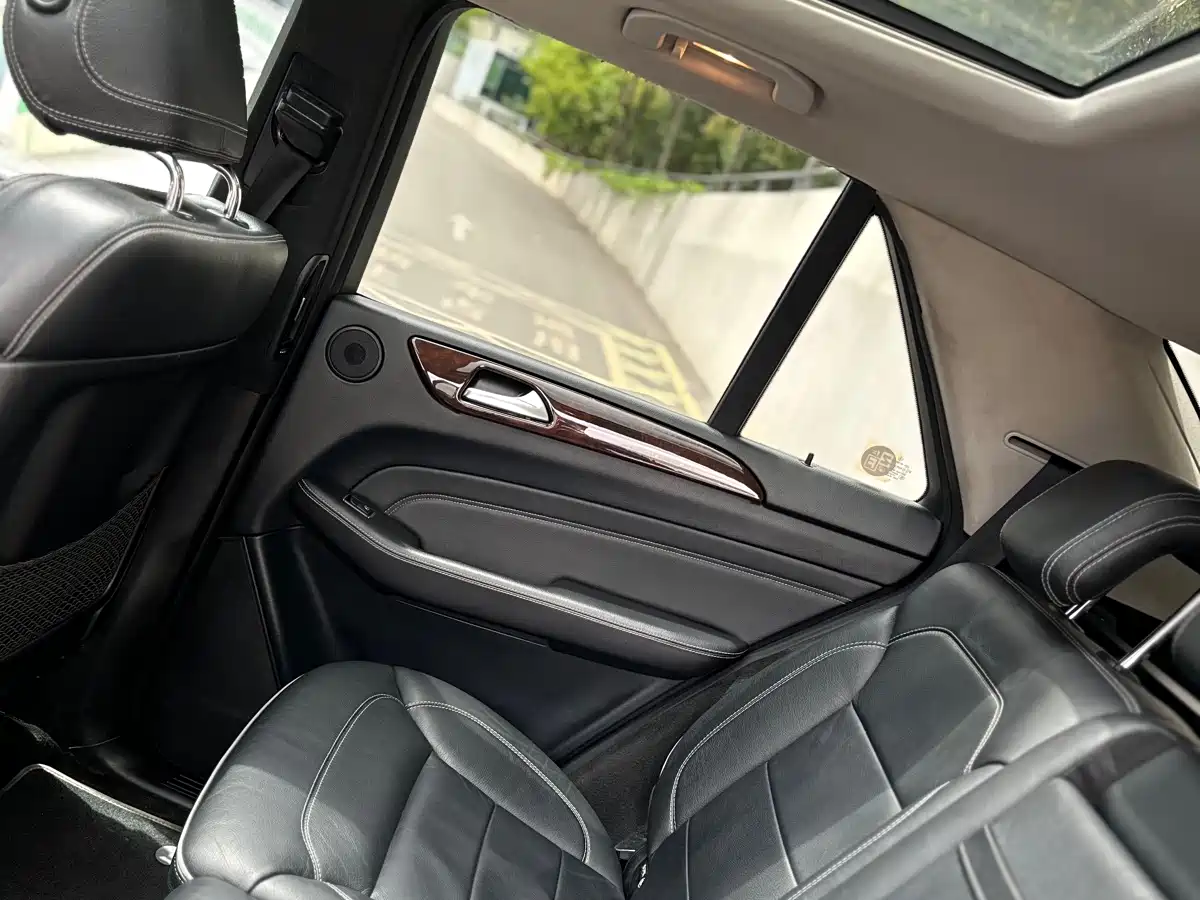 Mercedes-Benz M-Class 2012 Model ML 350 Luxury фото 7