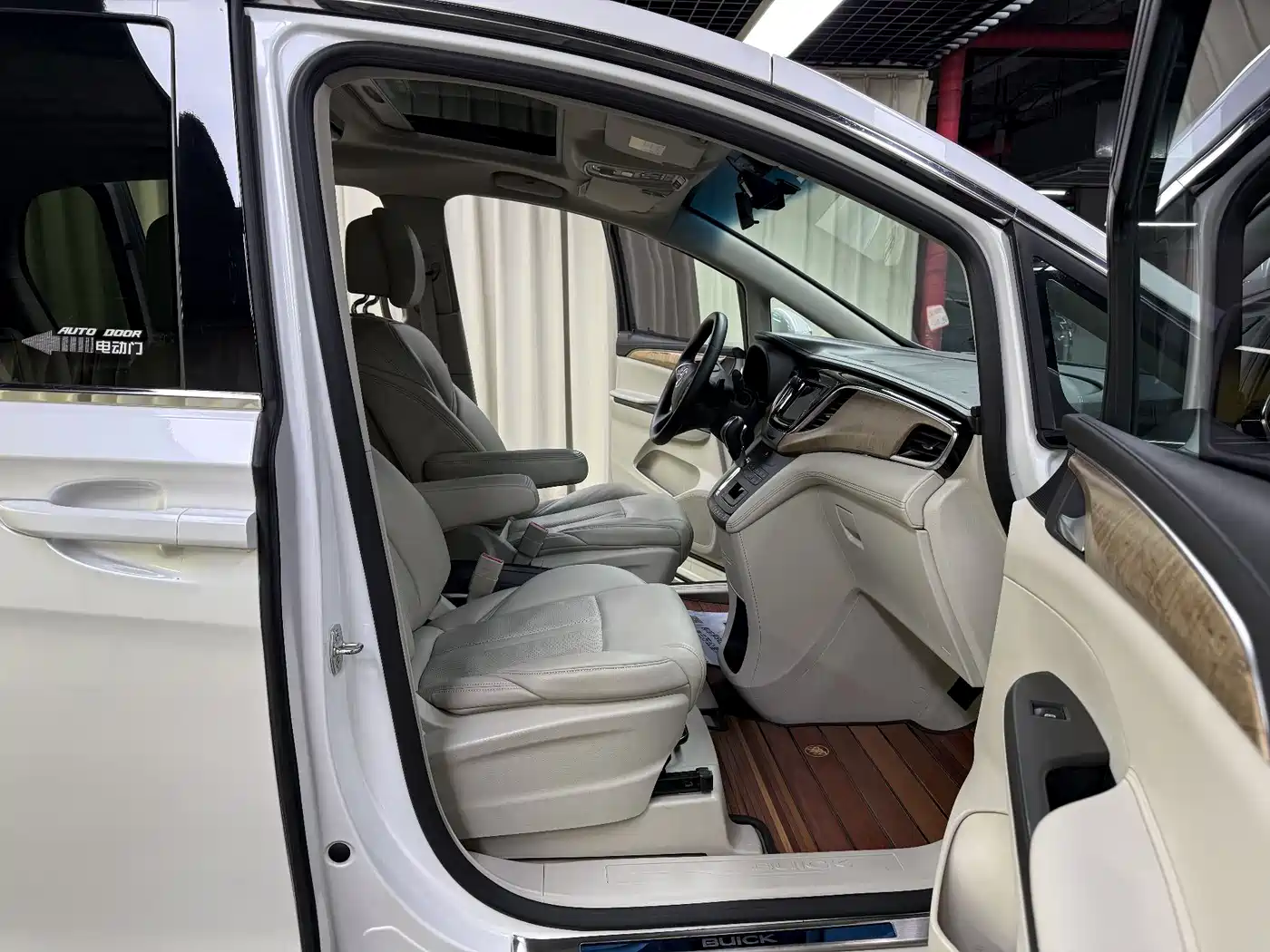Buick GL8 2017 ES 28T Comfort Type China V фото 11