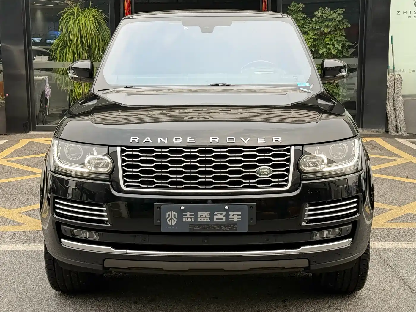 Land Rover Range Rover 2015 3.0 TDV6 Vogue SE Genesis Extended Edition фото 2
