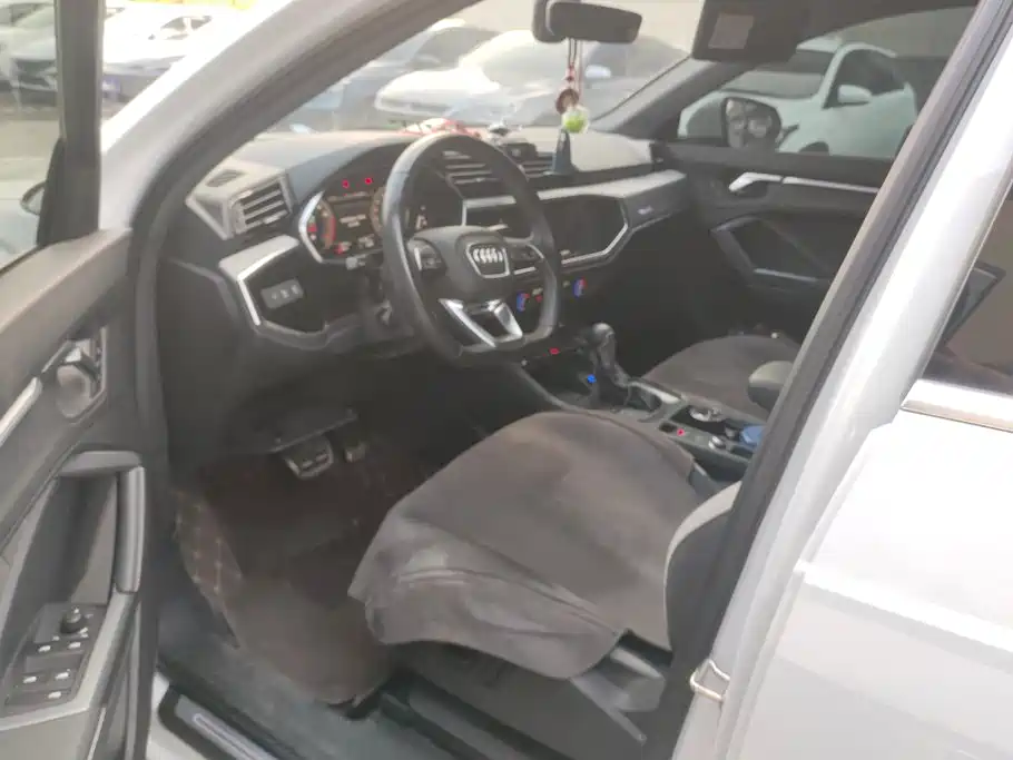 Audi Q3 2025 2024 35 TFSI Fashion Sport