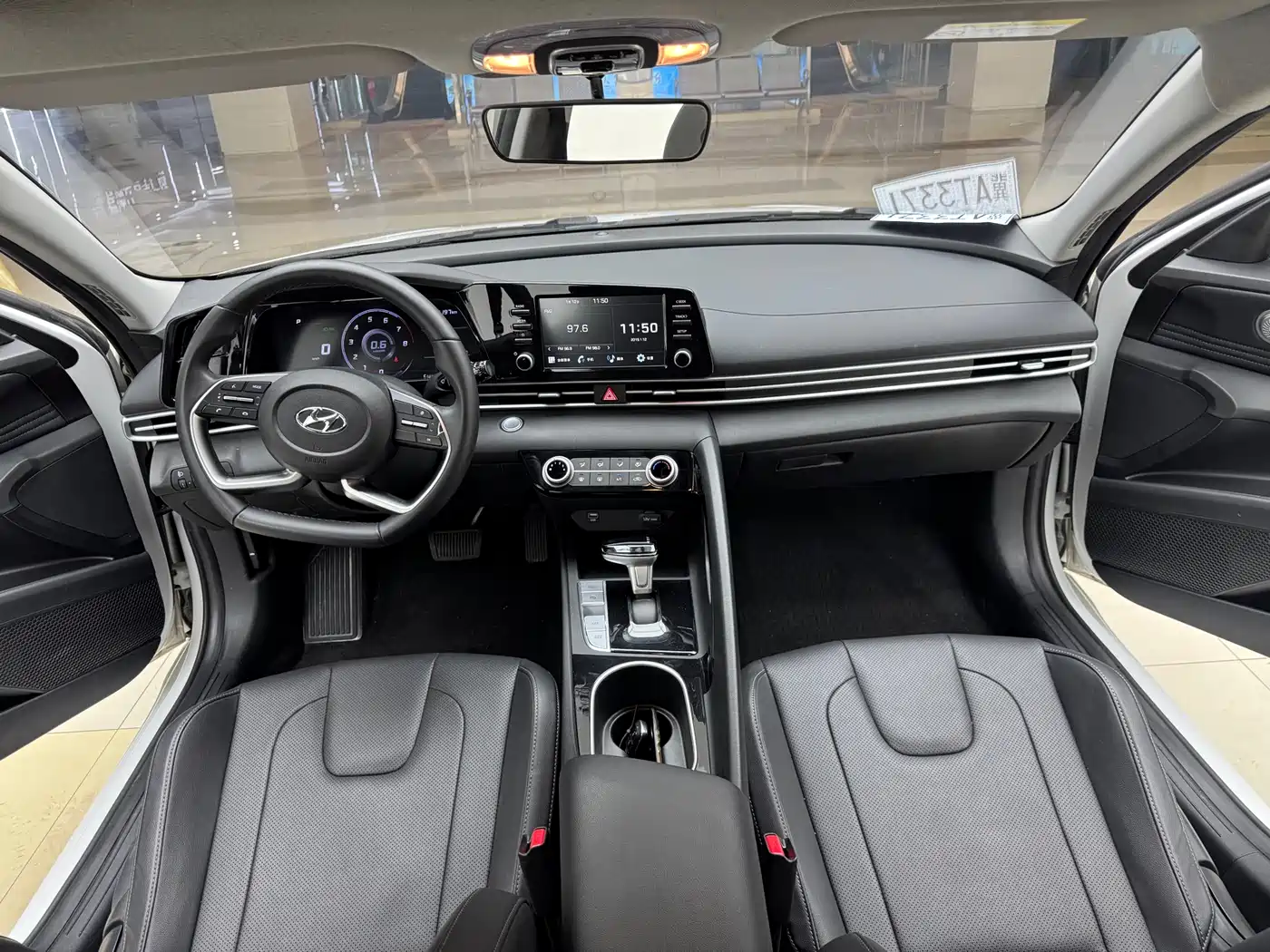 Hyundai Elantra 2022 1.5L CVT GLX Elite Edition фото 8