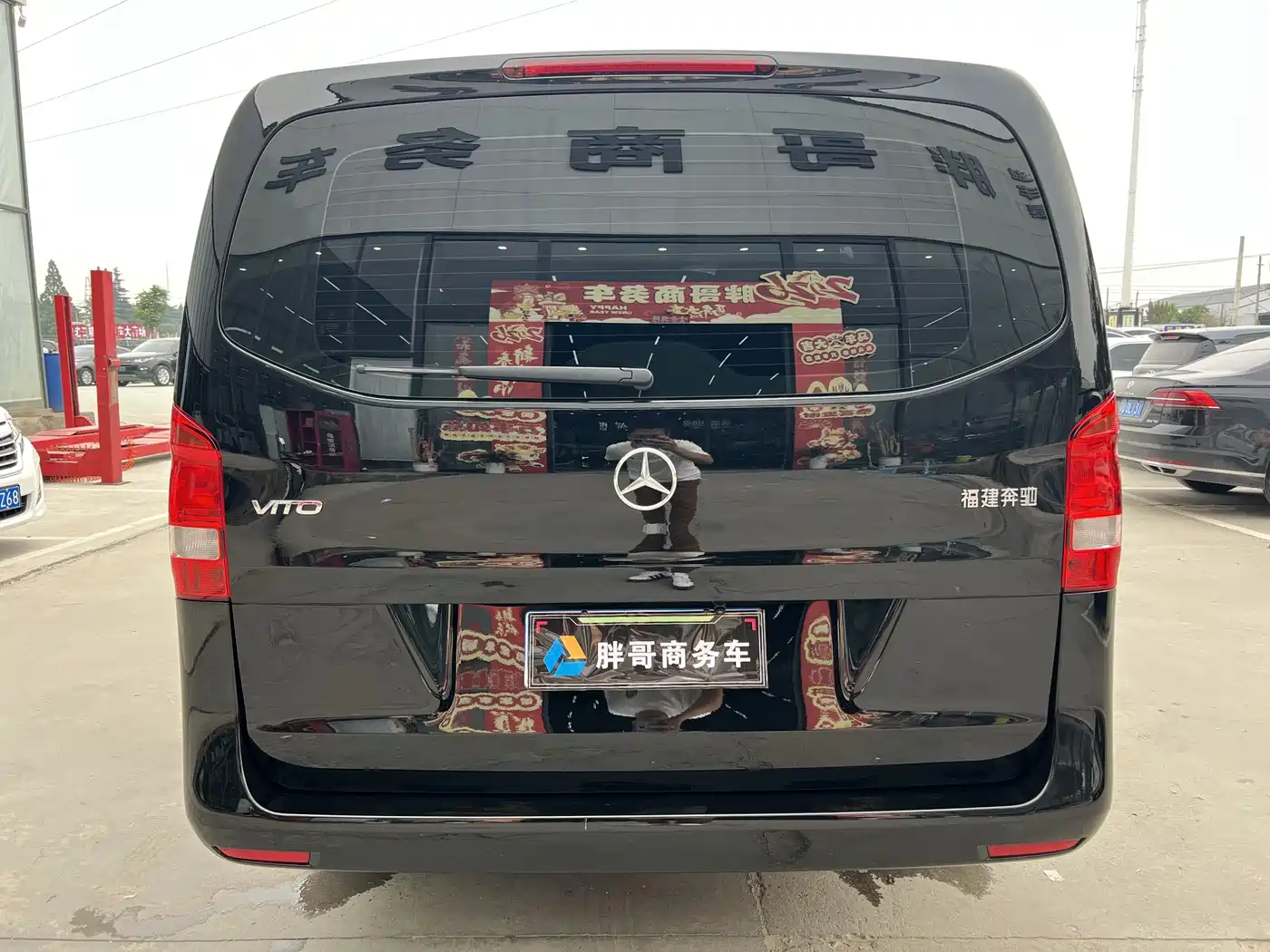 Mercedes-Benz Vito 2023 2.0T Elite 9-Seater фото 10