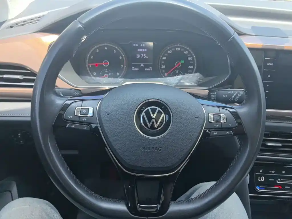 Фото 11 - Volkswagen Tharu