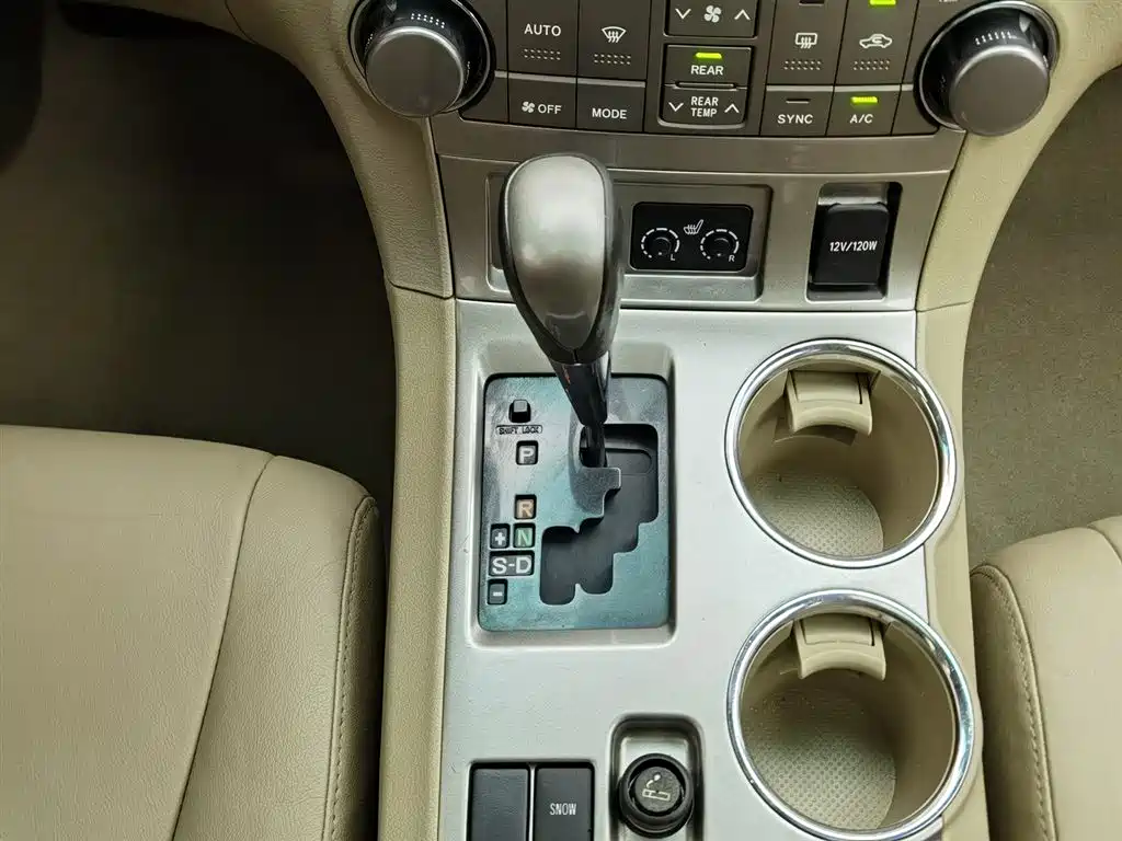 Toyota Highlander 2012 2.7L 2WD 7-Seater Luxury Edition фото 13