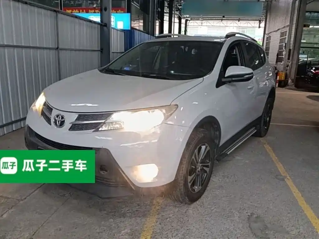 Toyota RAV4 Rongfang 2015 2.0L CVT 2WD Trend Edition