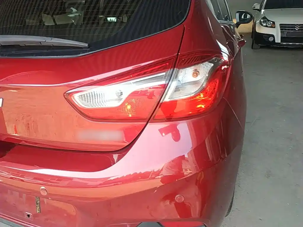 Chevrolet Cruze 2018 2017 1.5L Hatchback Auto Pioneer Sunroof