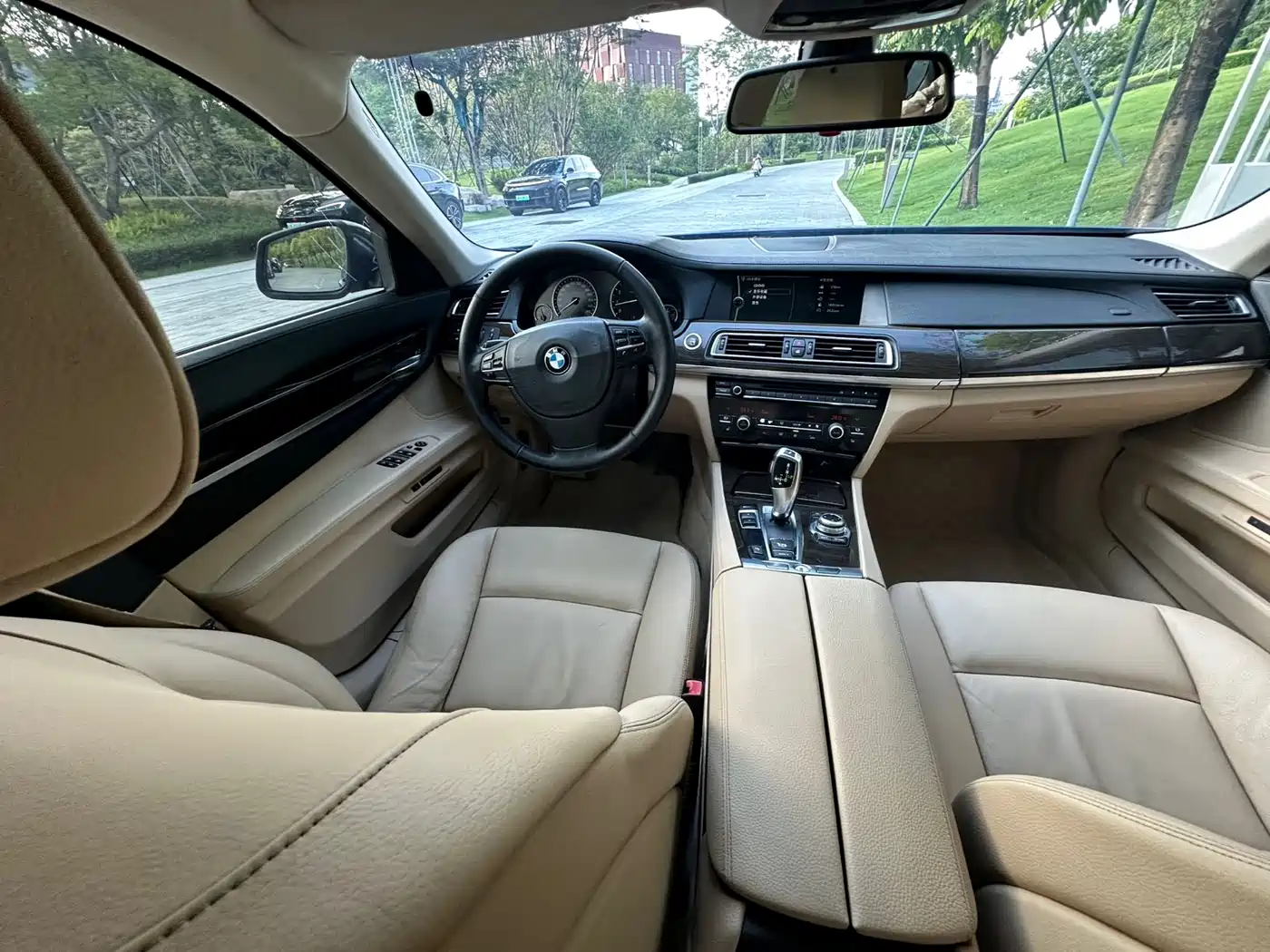 BMW 7 Series 2011 730Li Elegance фото 10