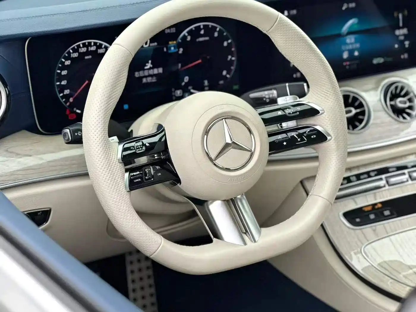 Mercedes-Benz E-Class (Import) 2023 E 260 Coupe фото 5