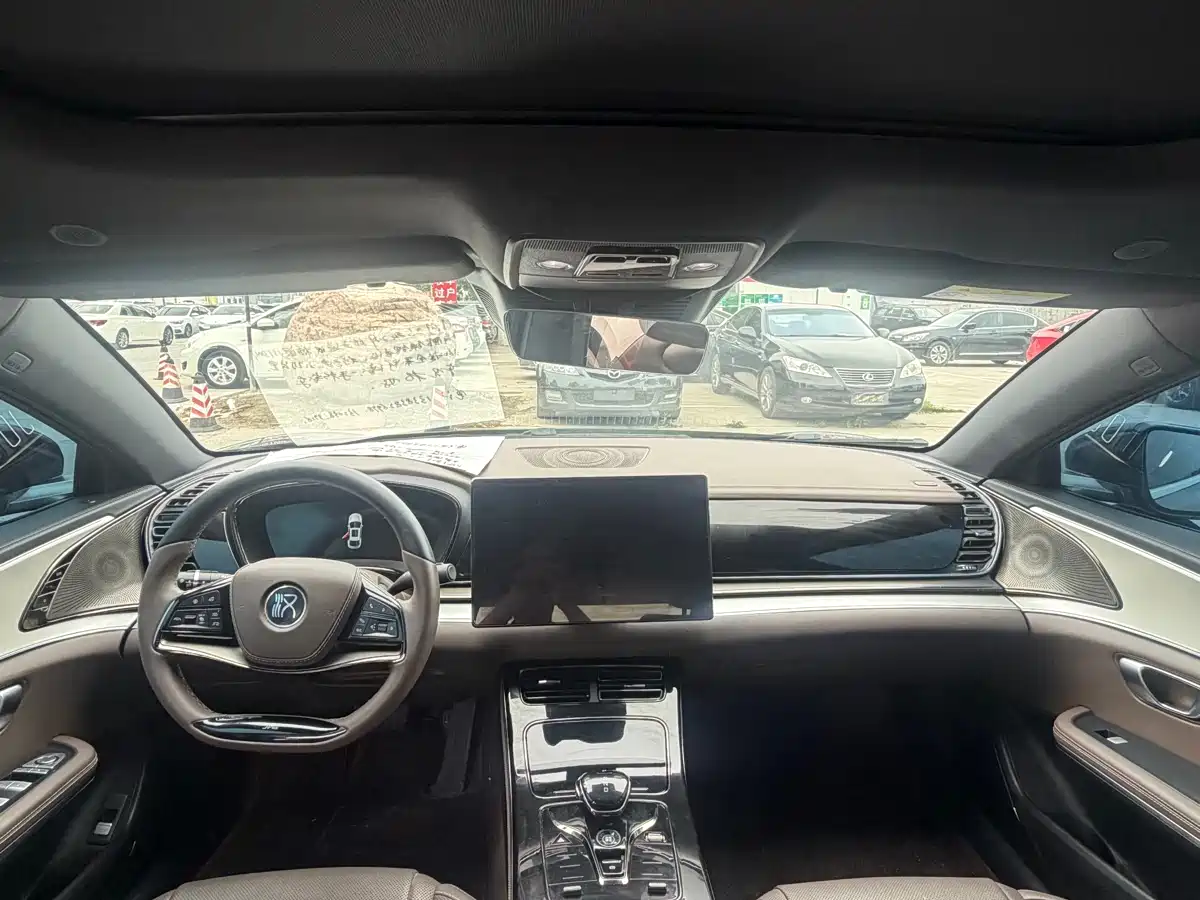BYD Han 2025 DM-i 125KM Elite фото 6