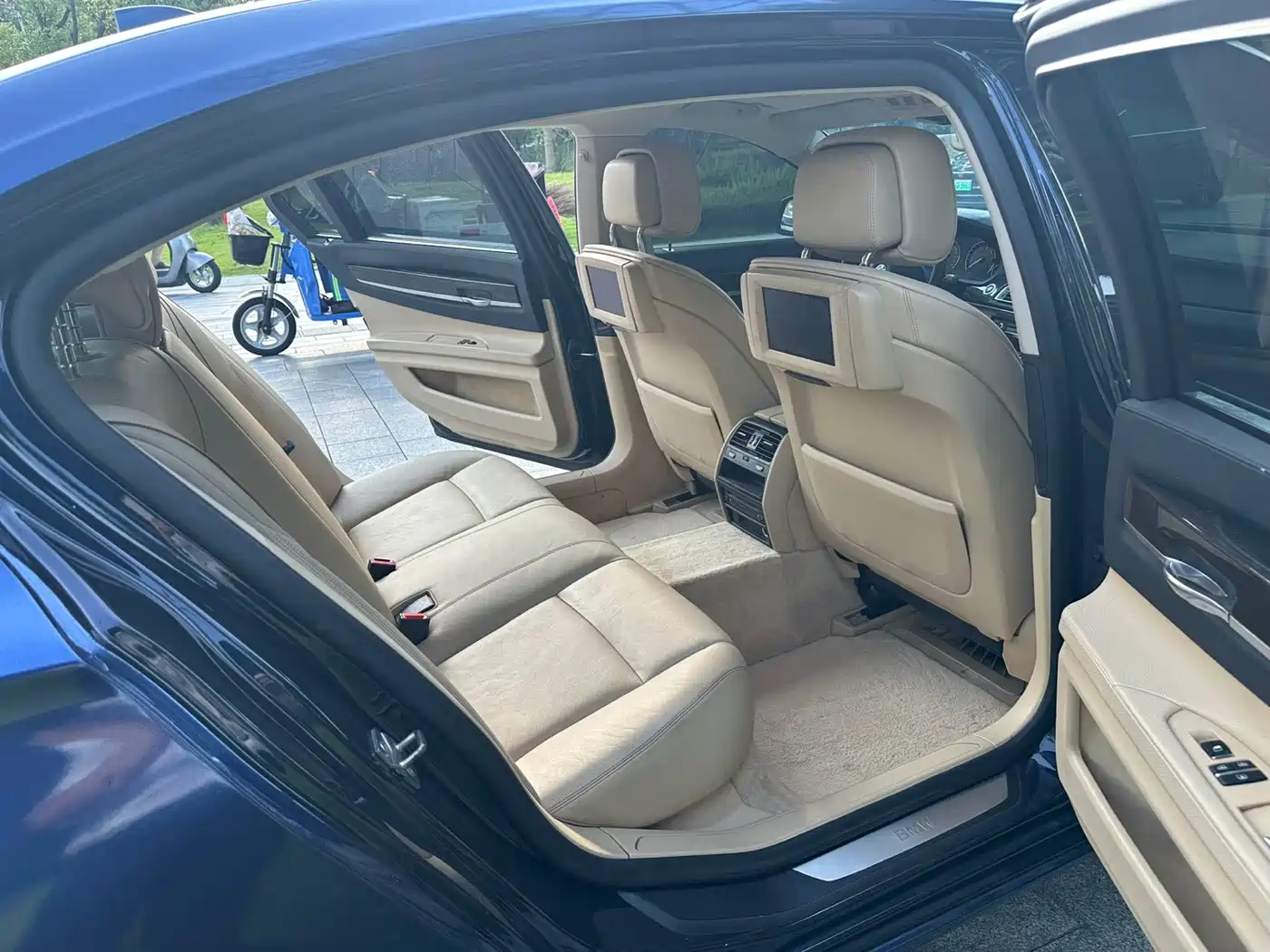 BMW 7 Series 2011 730Li Elegance фото 18