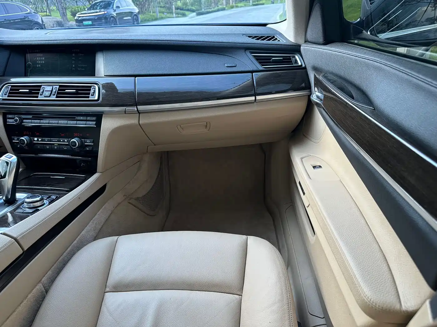 BMW 7 Series 2011 730Li Elegance фото 19