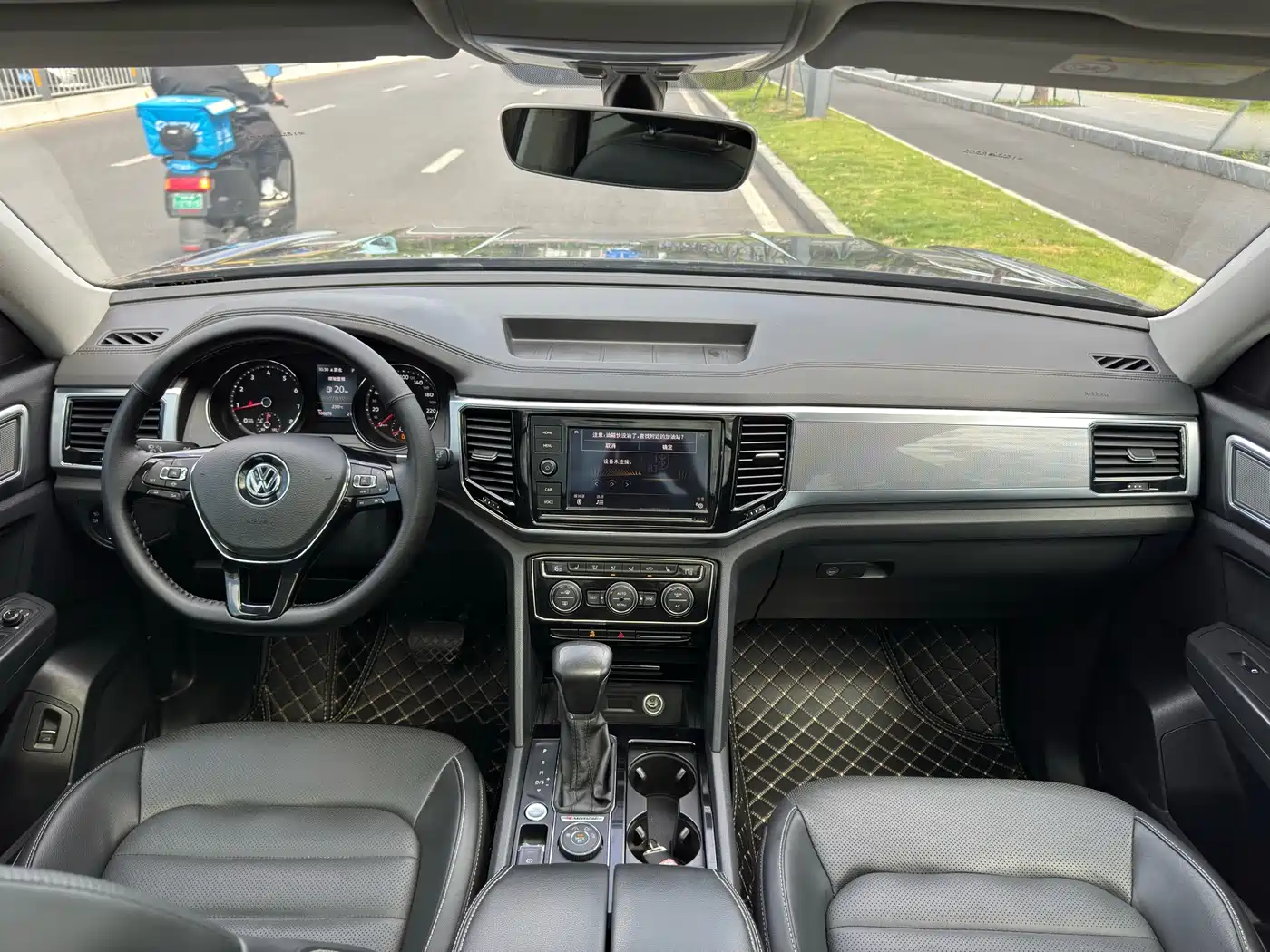 Volkswagen Teramont 2019 380TSI 4WD Luxury Edition China VI фото 6