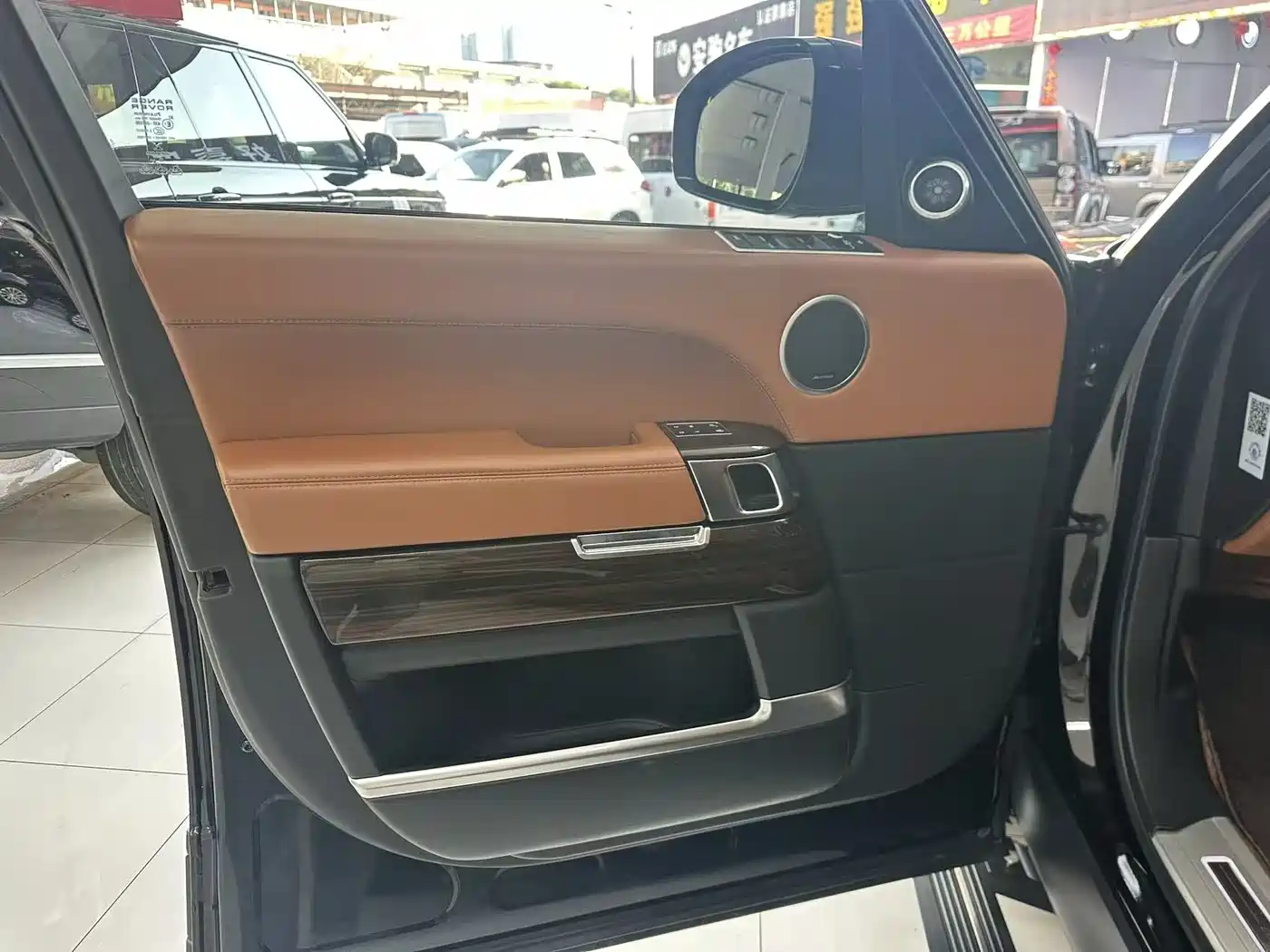 Land Rover Range Rover 2015 3.0 TDV6 Vogue фото 22