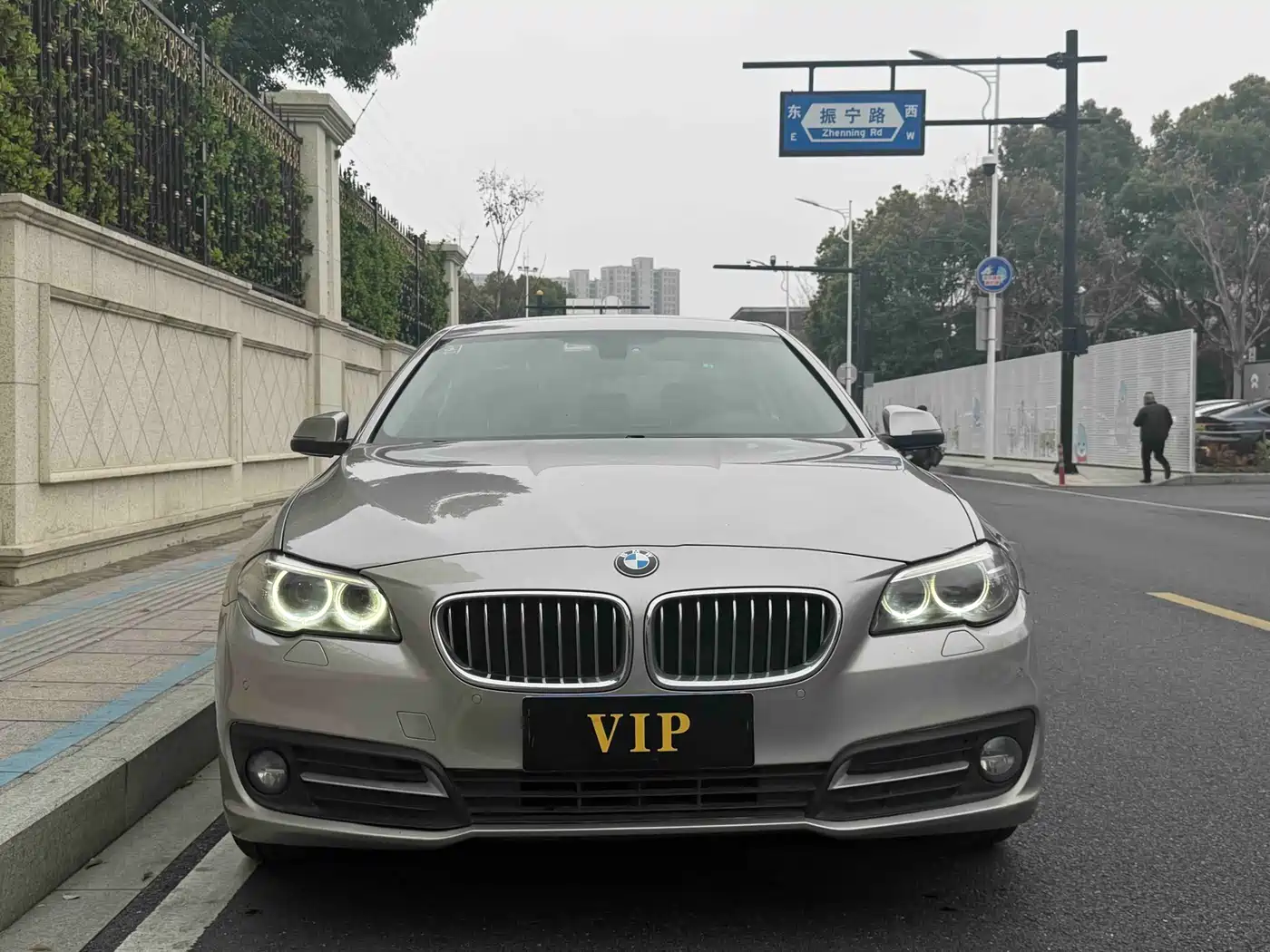 BMW 5 Series (Import) 2014 520i Classic фото 2