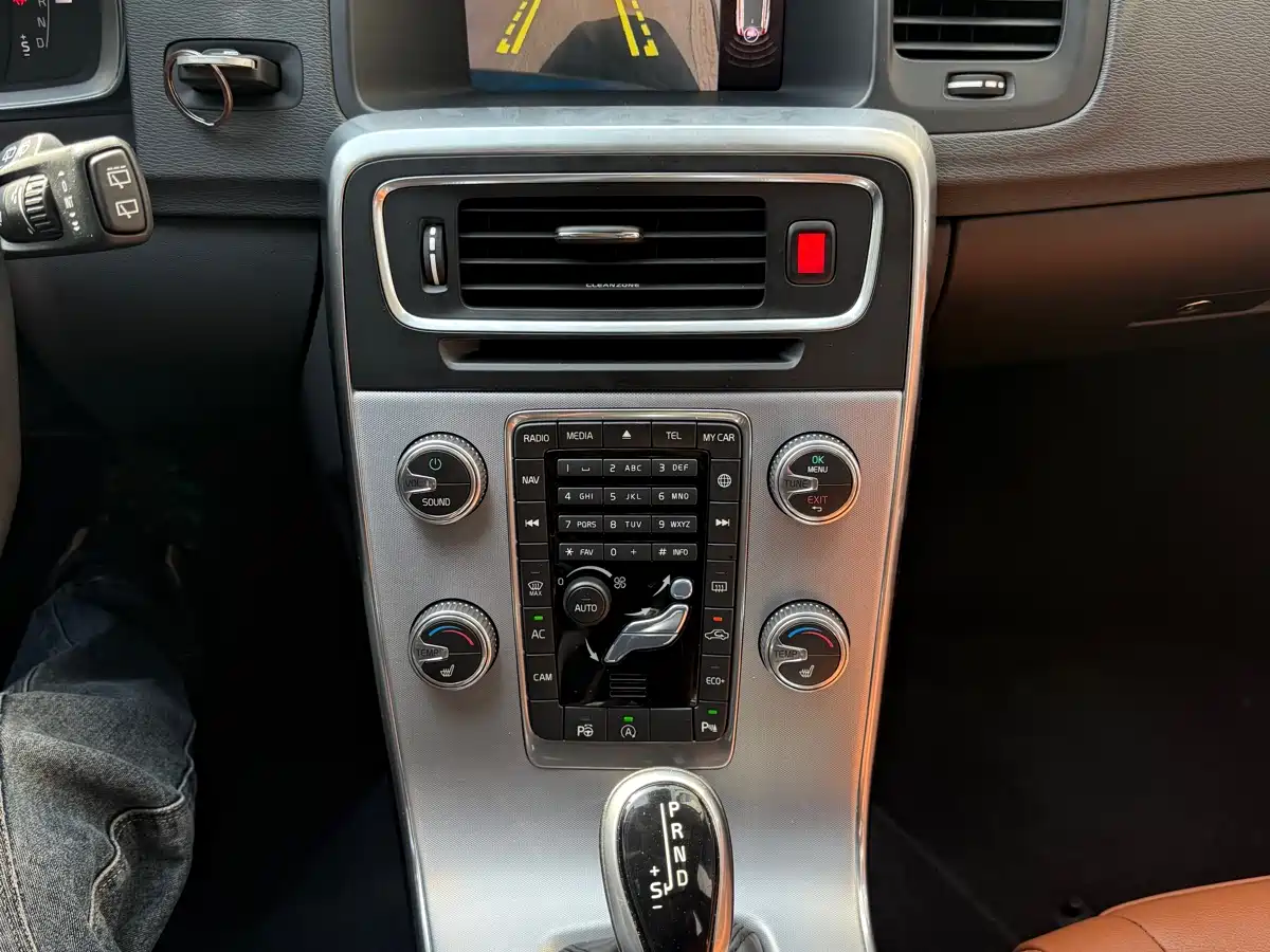 Volvo V60 2017 2017 T5 Zhi Ya Edition China V
