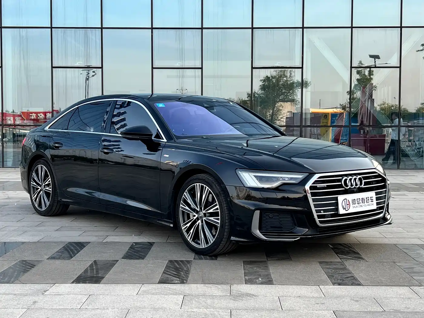 Audi A6L 2020 55 TFSI quattro Exclusive Dynamic фото 3