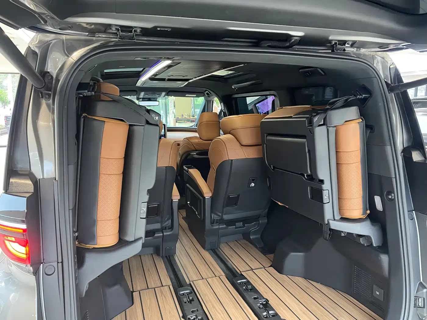 Toyota Vellfire 2024 Crown Hybrid 2.5L Premium Edition фото 37