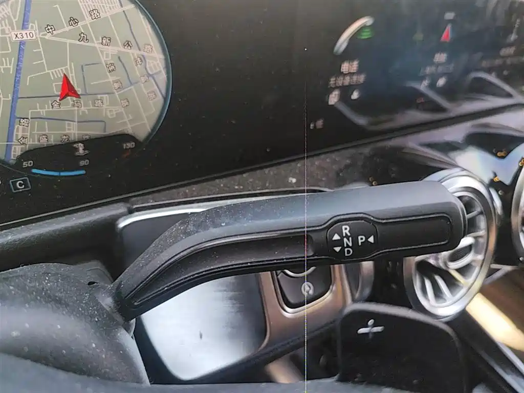 MERCEDES-BENZ GLB