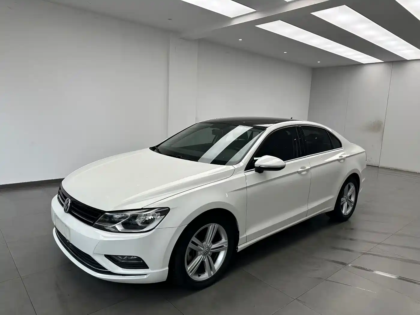 Volkswagen Lamando 2015 330TSI DSG Comfort