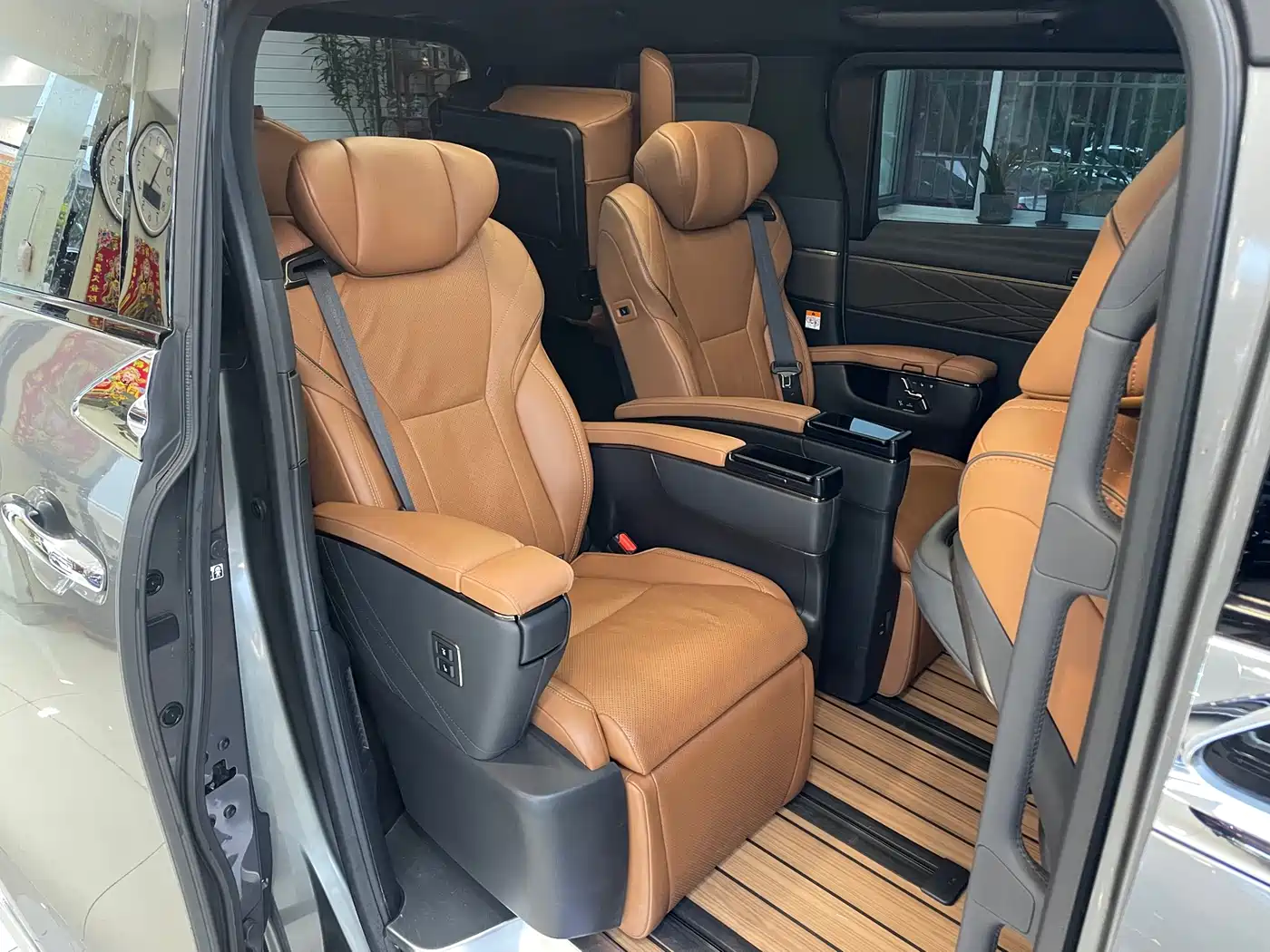 Toyota Vellfire 2024 Crown Hybrid 2.5L Premium Edition фото 13