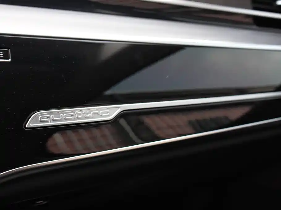 Audi A8 2023 A8L 50 TFSI quattro Exclusive фото 10