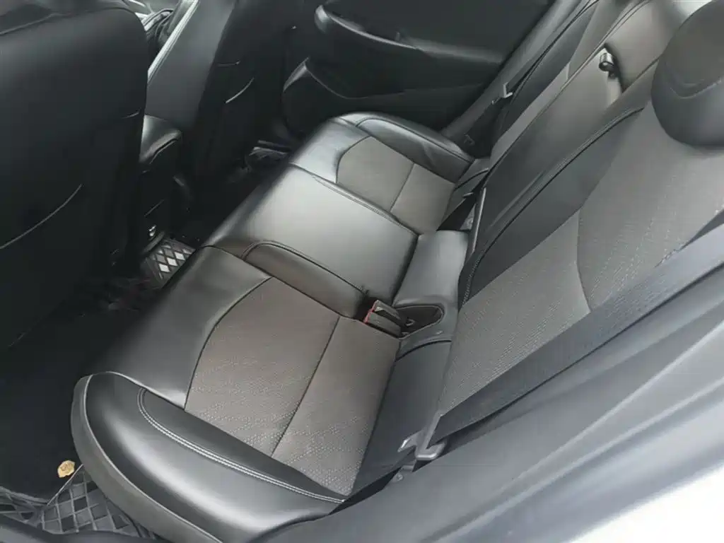 Chevrolet Cruze 2015 1.5L Manual Elite Edition фото 17