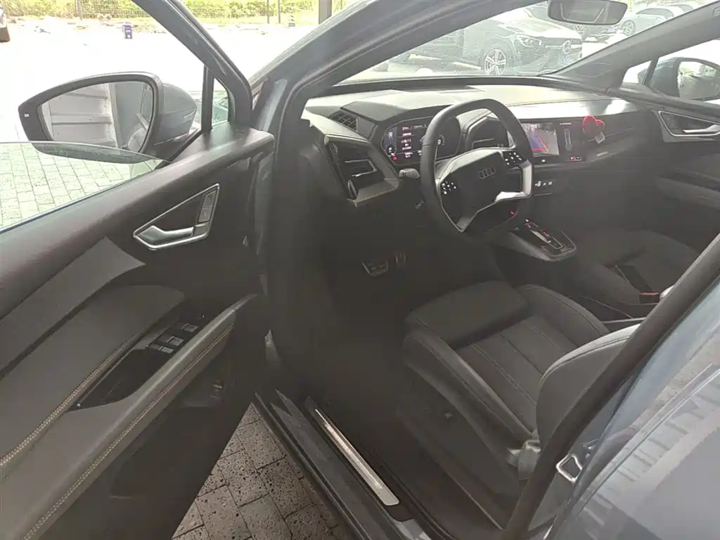 Audi Q4 e-tron 2024 40 e-tron Pioneer Edition фото 16