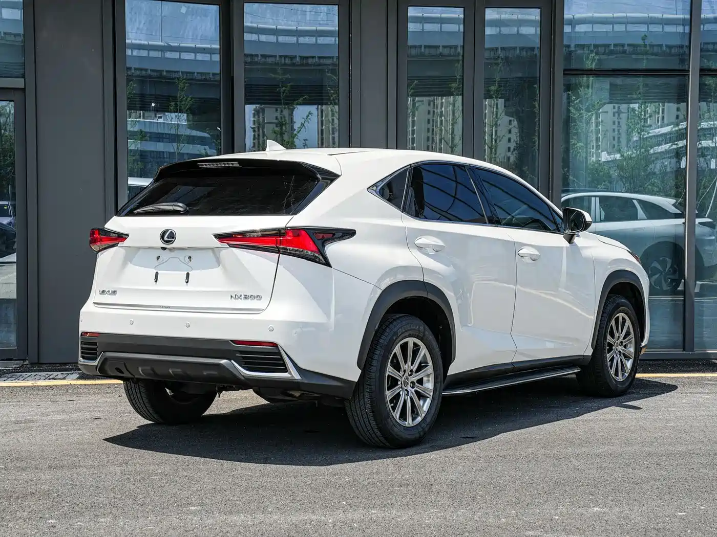 Lexus NX 2020 200 FWD Sharp Edition China V фото 4