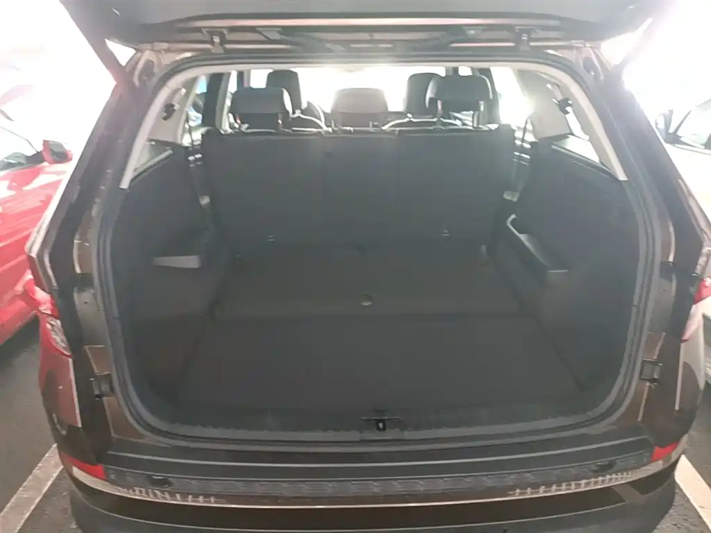 Škoda Kodiaq 2019 Facelift TSI330 7-Seater 2WD Luxury Premium Edition China VI фото 19