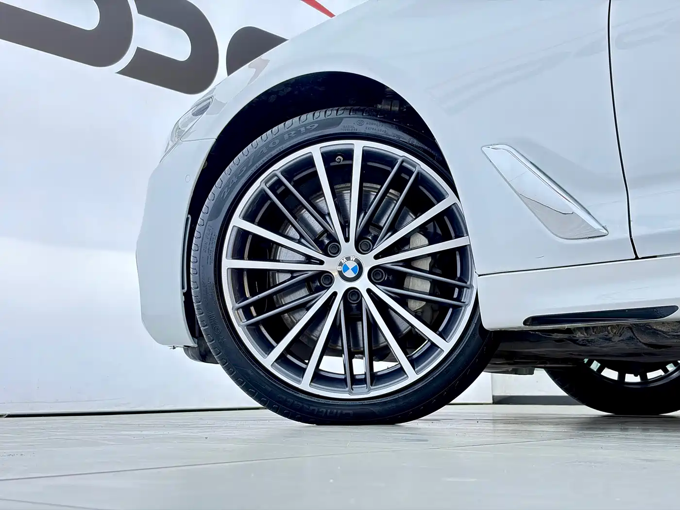 BMW 5 Series 2020 530Li Exclusive M Sport Package фото 26