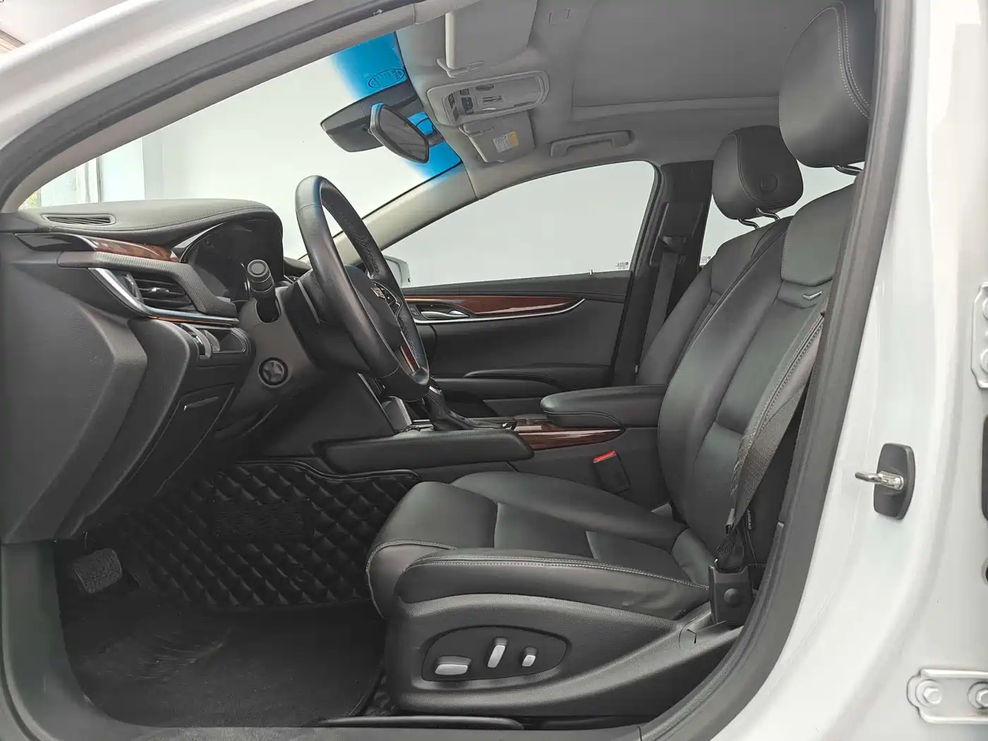 Cadillac XTS 2017 28T Luxury фото 9