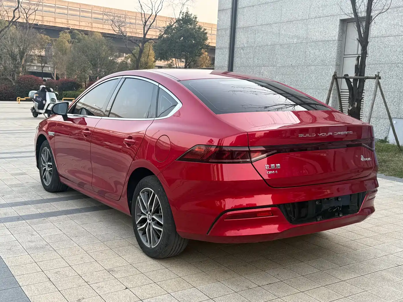 BYD Qin PLUS 2023 Champion Edition DM-i 120KM Excellence фото 6
