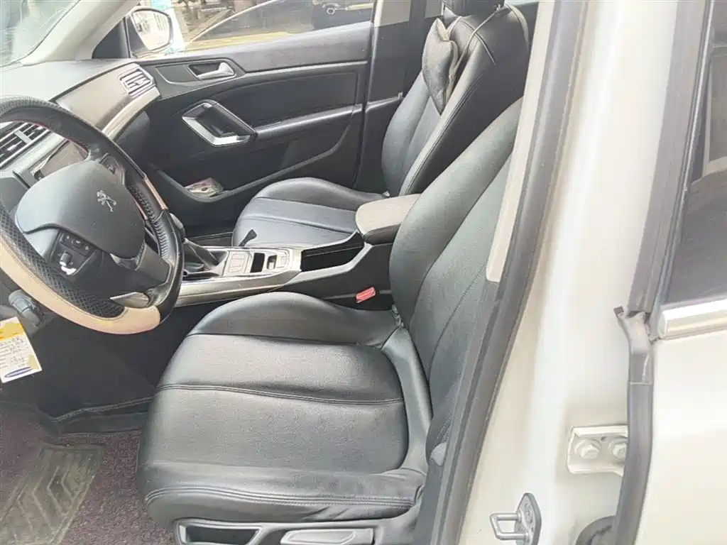 Peugeot 408 2016 1.6T Automatic Luxury Edition фото 15