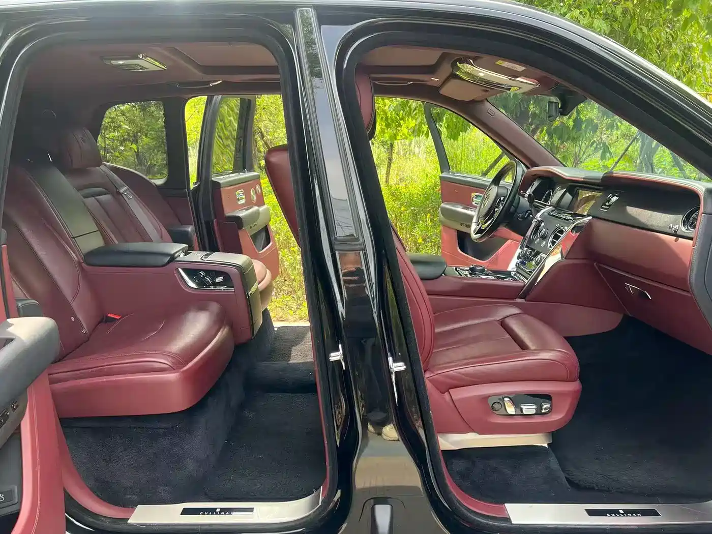 Rolls-Royce Cullinan 2018 4-Seater Version фото 5