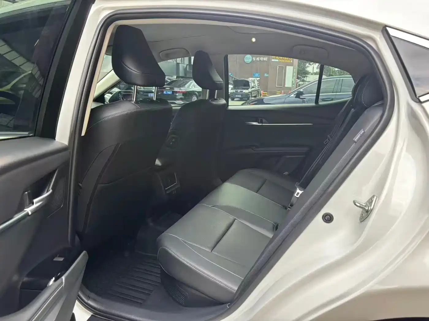 Toyota Camry 2024 Hybrid 2.5HG Premium Edition фото 5