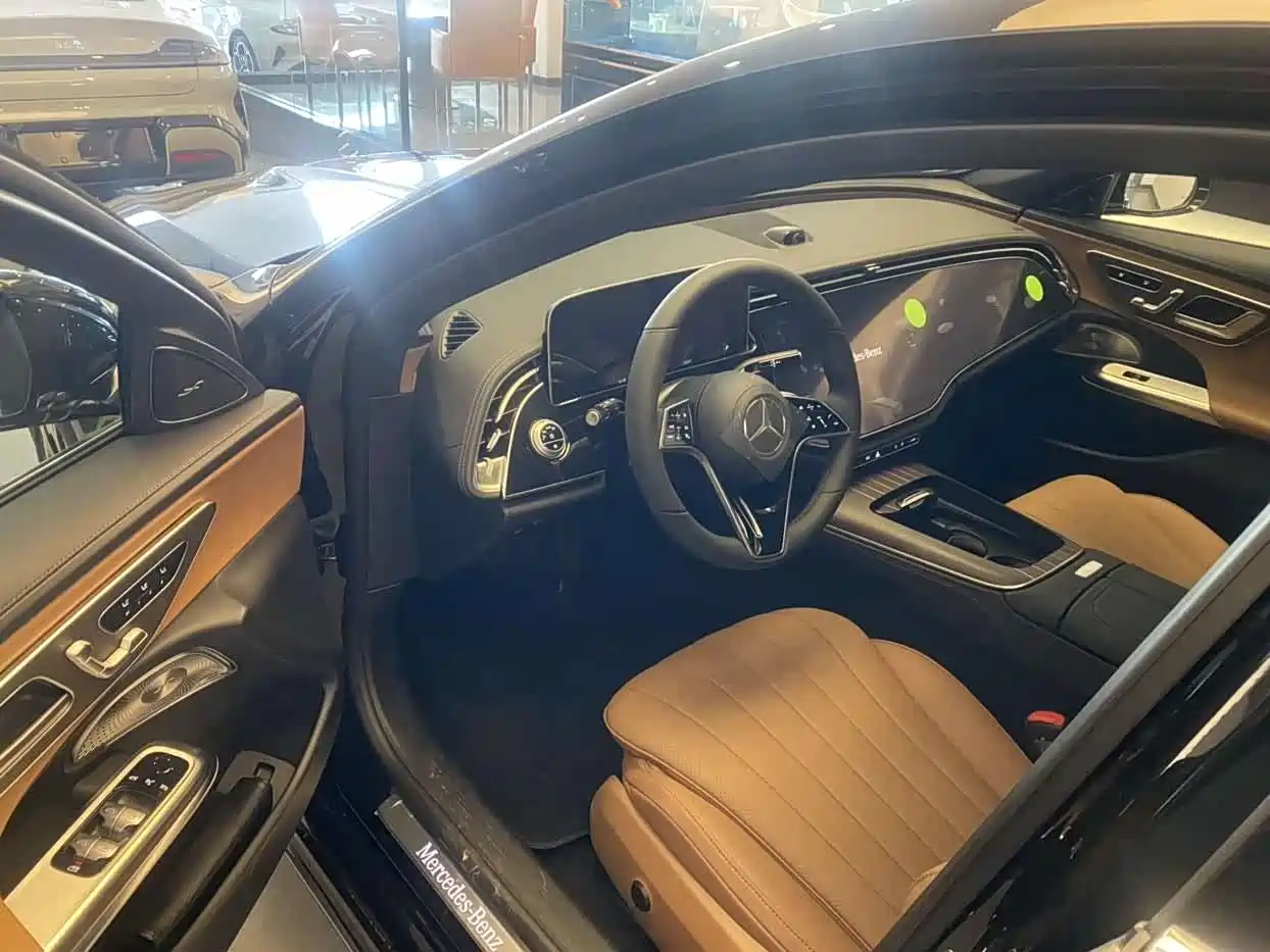 Mercedes-Benz E-Class 2025 E 300 L Luxury фото 4