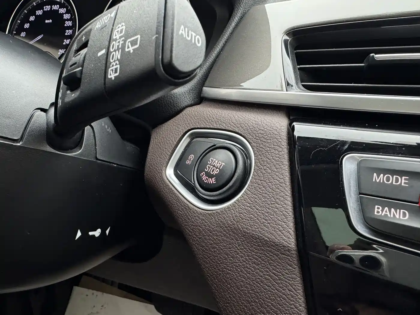 BMW X1 2019 xDrive20Li Premium Model фото 27