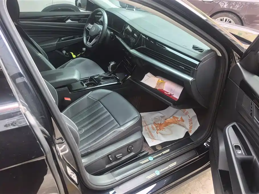 Volkswagen Passat 2023 Facelift 330TSI Starlight Elite Edition фото 8