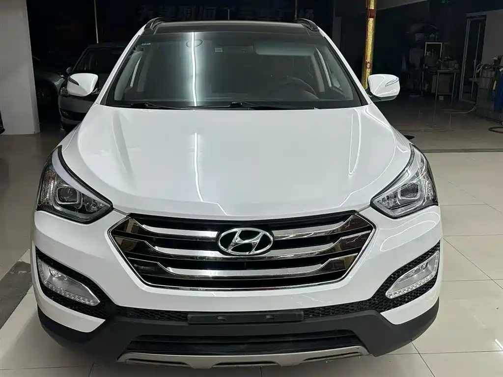 Hyundai Santa Fe 2013 Facelift 2.4L Automatic 4WD Smart фото 2