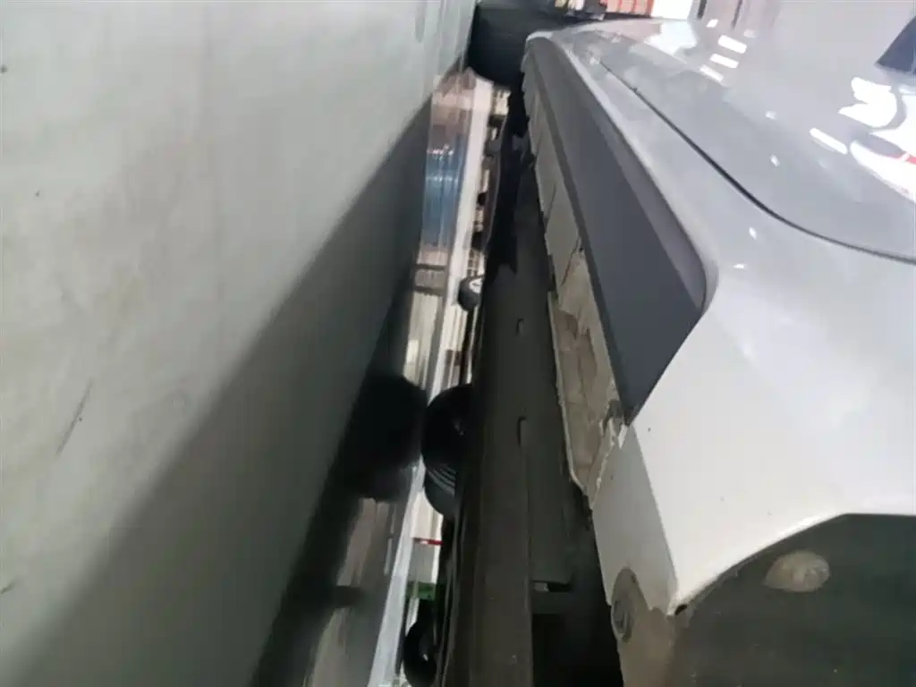 BYD Destroyer 05 2024 Glory Edition DM-i 55KM Luxury фото 18
