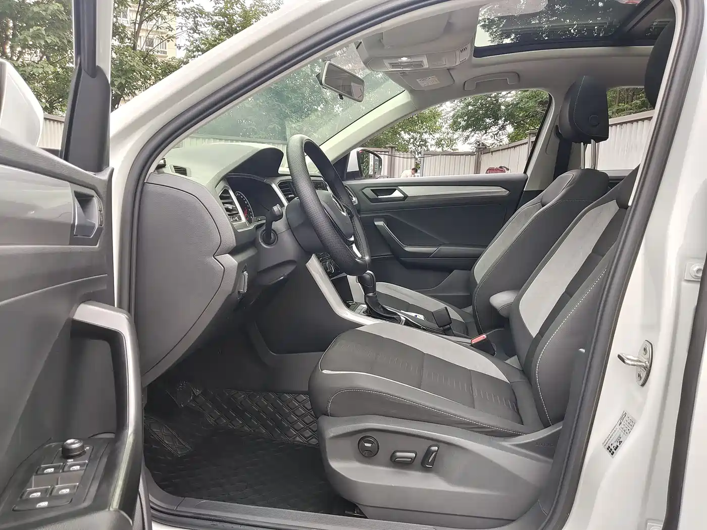 Volkswagen T-ROC 2022 280TSI DSG 2WD Elite PLUS фото 9