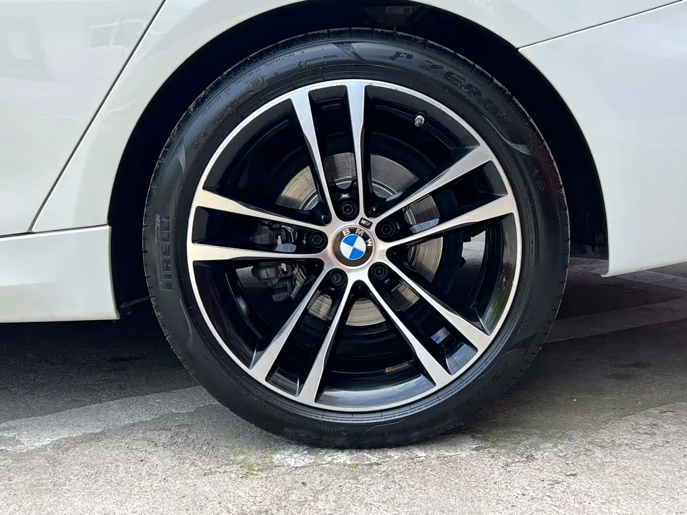 BMW 3 Series GT 2019 330i xDrive M Sport Black Night Edition фото 29