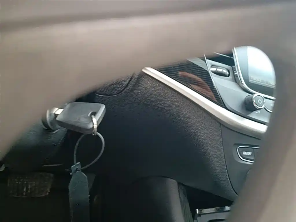 Buick Verano 2017 Sedan 20T DCT Elite фото 9