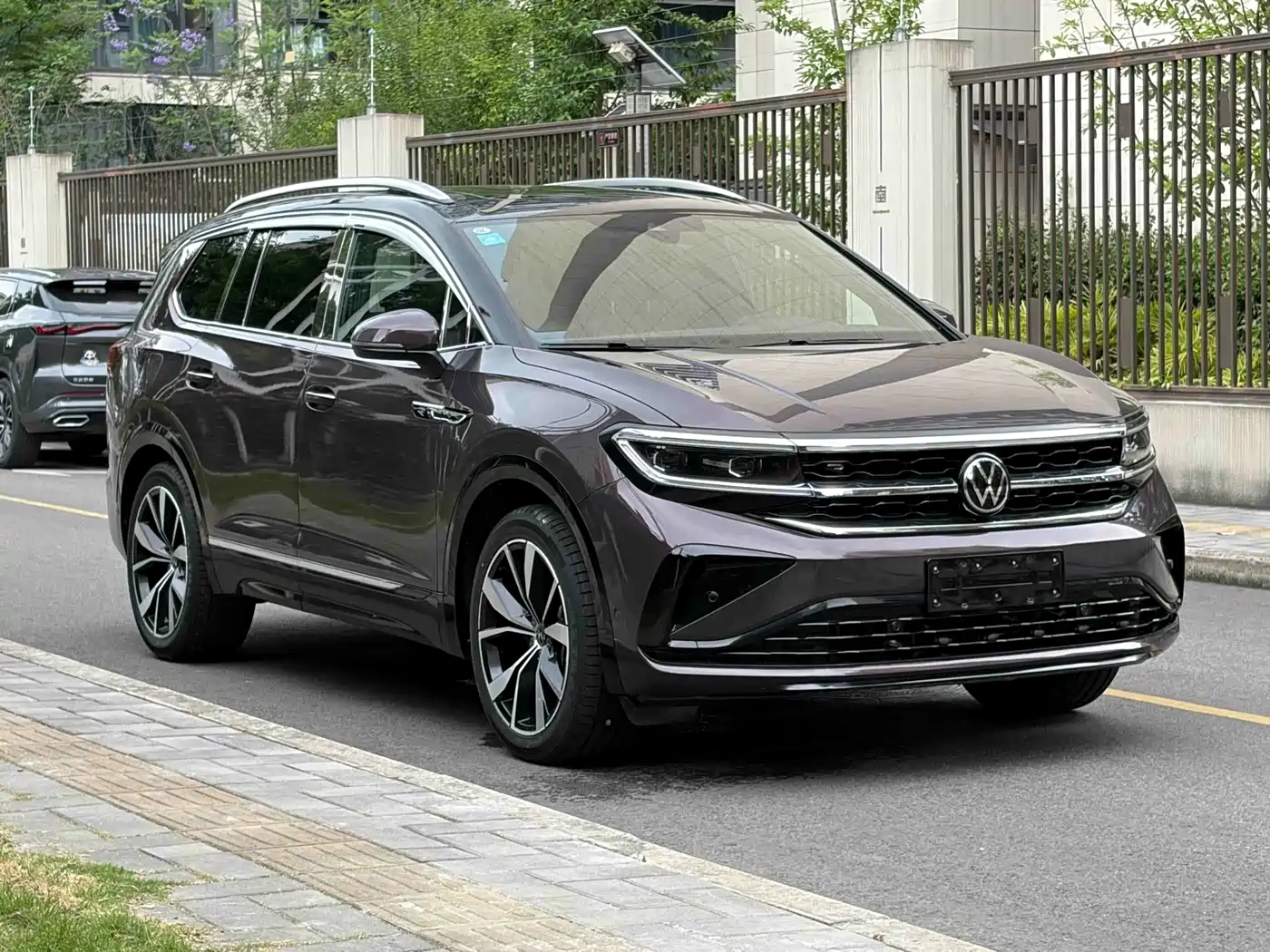 Volkswagen Talagon 2021 380TSI 4WD R-Line Explorer Edition фото 3