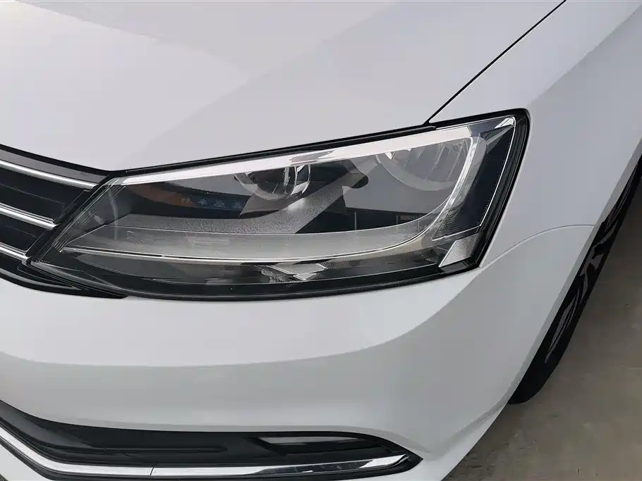 Volkswagen Sagitar 2018 1.6L Automatic Comfort фото 5