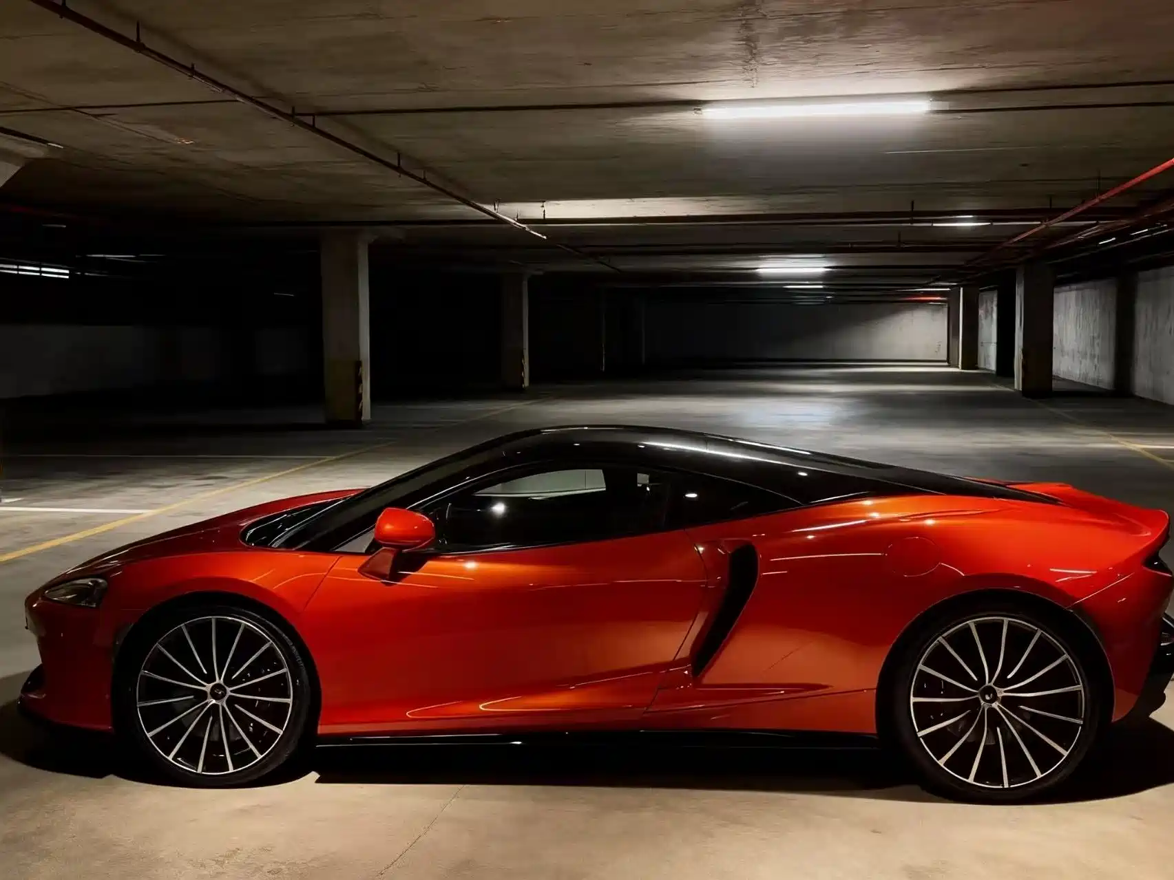 Фото 4 - McLaren GT