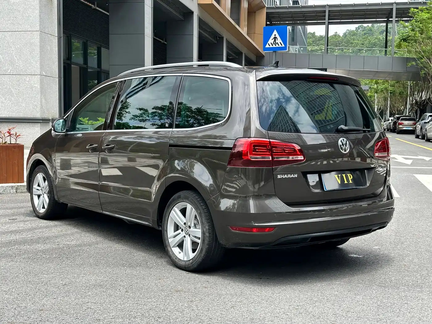 Volkswagen Sharan 2018 380TSI Comfort 7-Seater фото 8