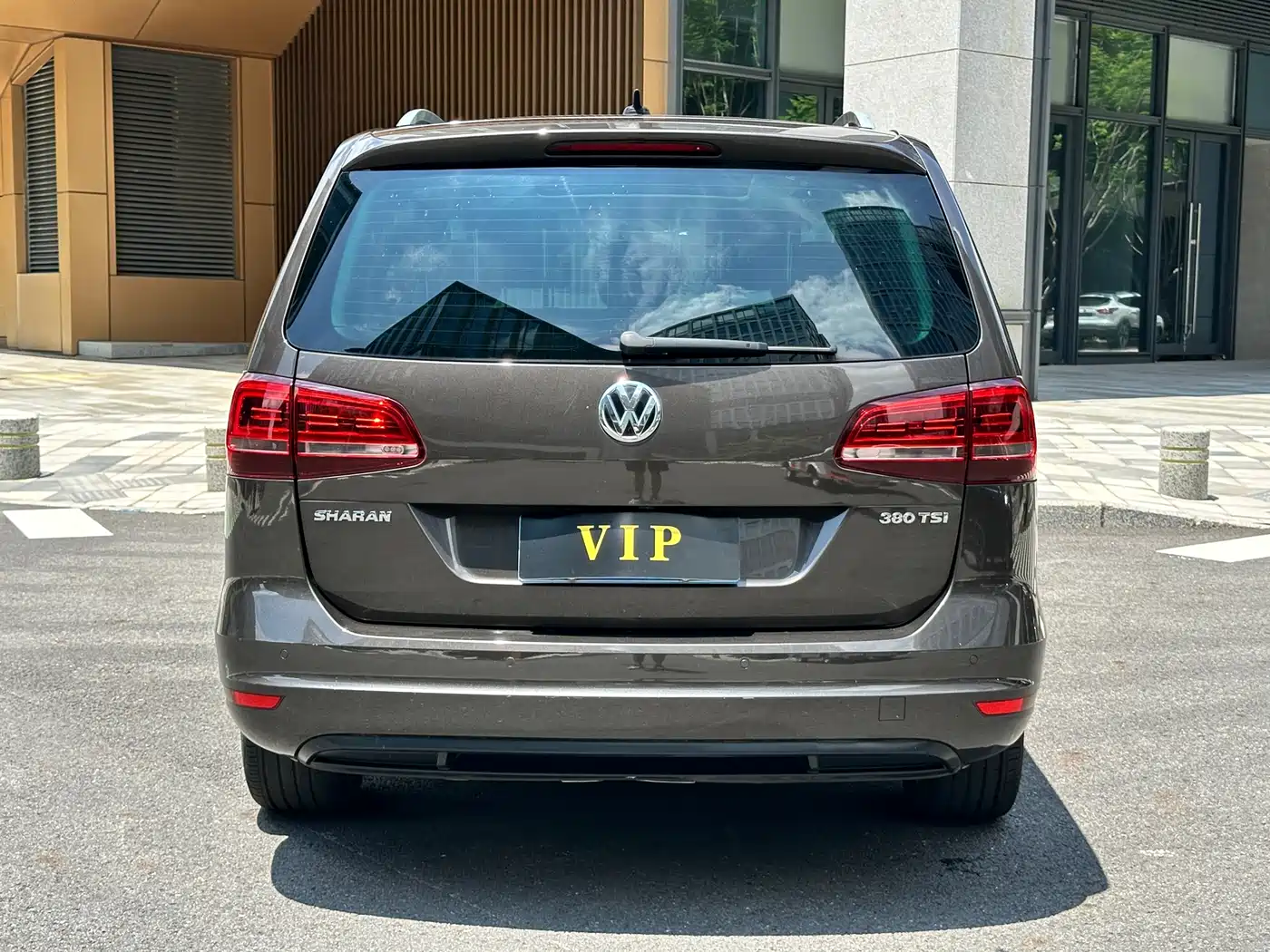 Volkswagen Sharan 2018 380TSI Comfort 7-Seater фото 7