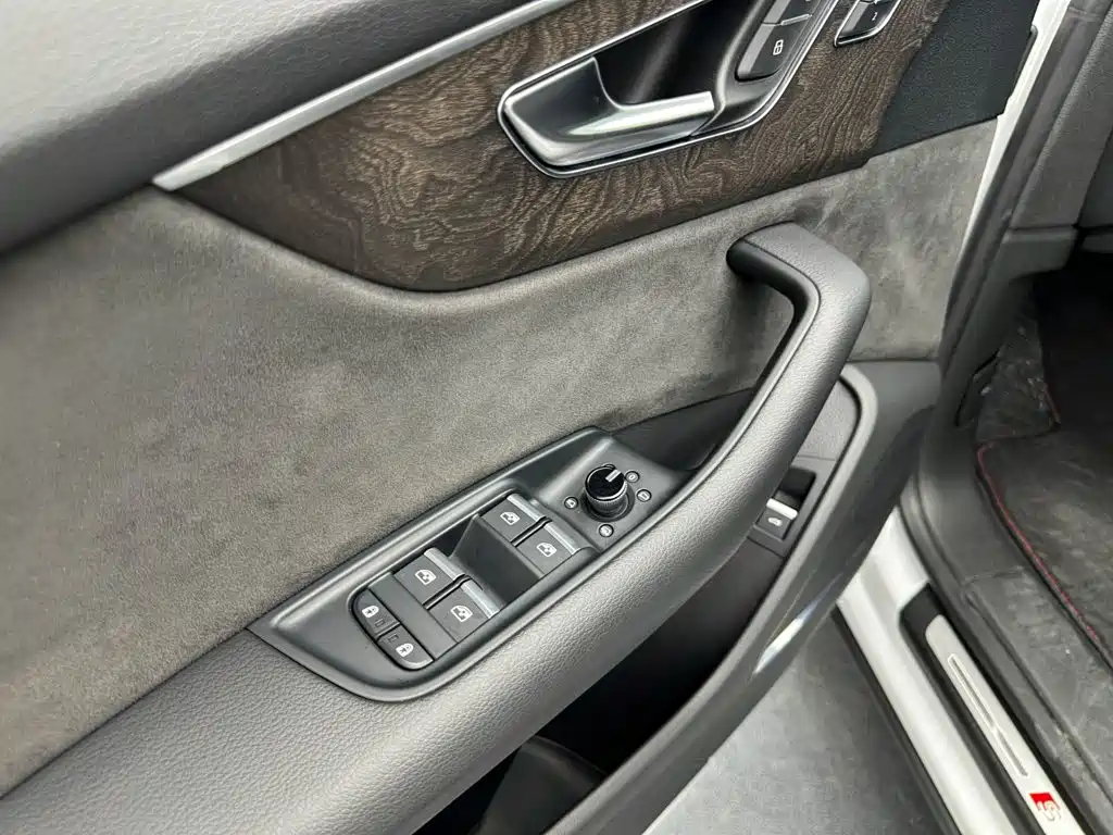 Audi Q8 2020 2019 45 TFSI Premium Dynamic